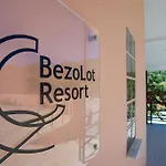 بيت للعطل Bezolot Resort. Karousádes