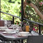 Bezolot Resort. * Karousádes