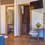 بيت للعطل Bezolot Resort. Karousádes