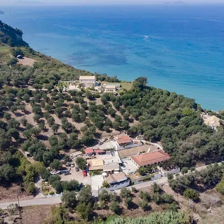 Bezolot Resort. Prázdninový dům Karousádes