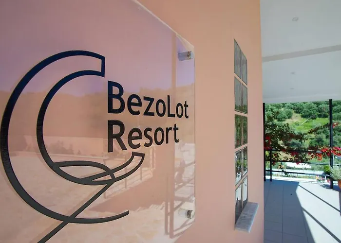 בית נופש Bezolot Resort. Karousádes