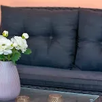 Dom wakacyjny Bezolot Resort. Karousádes