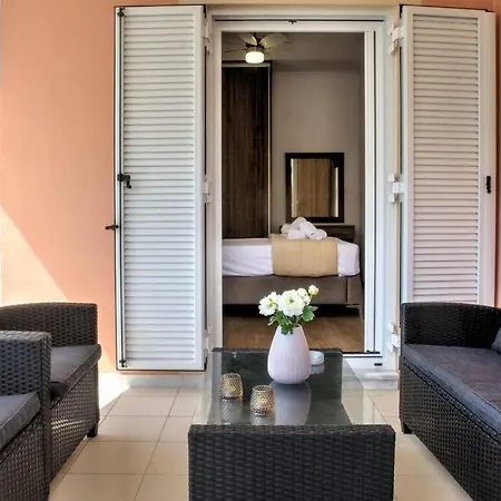 Tatil Evi Bezolot Resort. Karousádes