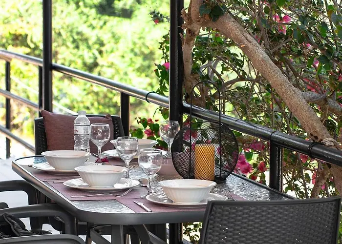 Bezolot Resort. * Karousádes