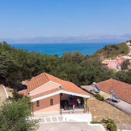 Holiday home Bezolot Resort. Karousades (Esperies)